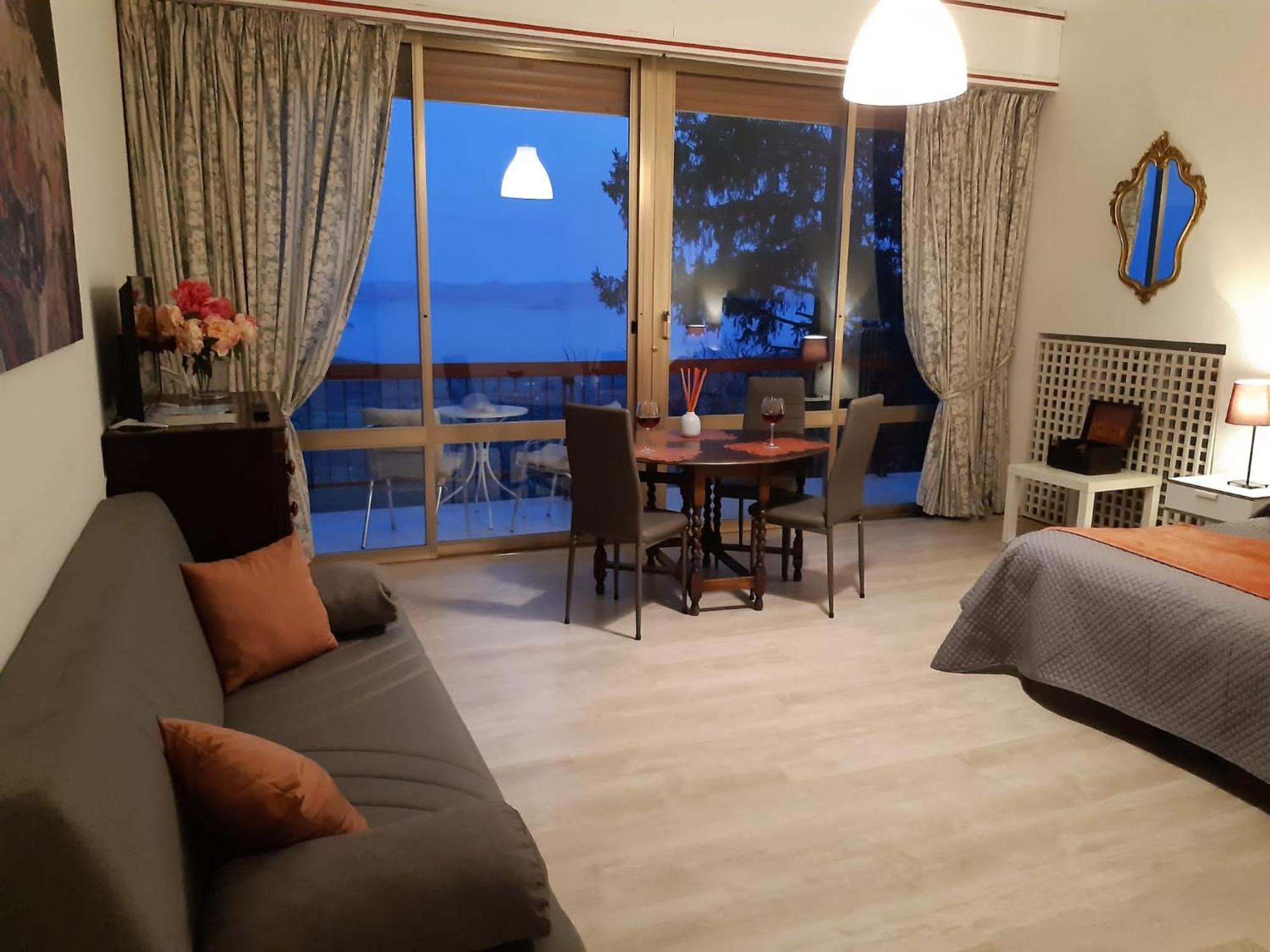 Belvedere Del Lago Montefiascone Bilik gambar